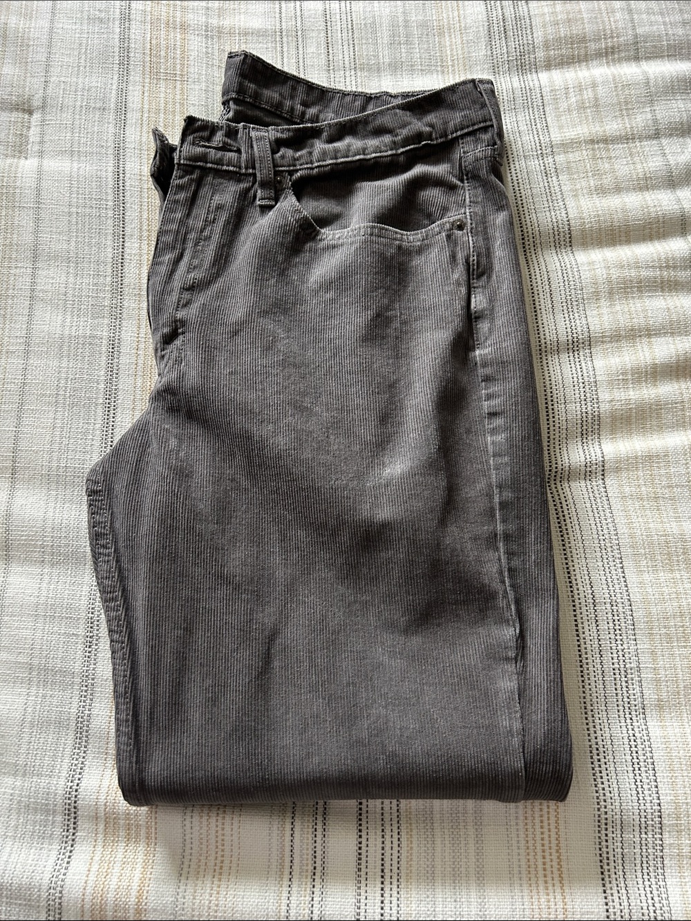 Levi's Charcoal Straight-Leg corduroy pant